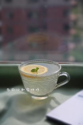 好了，惬意的享受这杯清爽的果茶吧