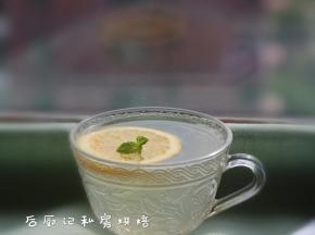 好了，惬意的享受这杯清爽的果茶吧