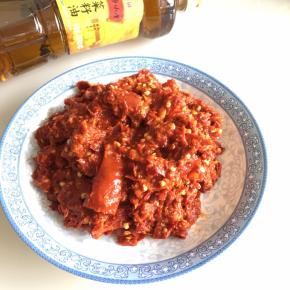 舂好的生糍粑辣椒，不需要舂太碎