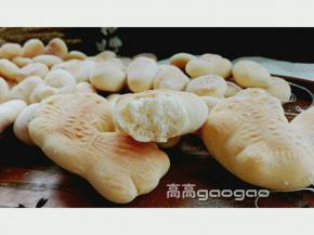 掰开，蛋香味，松软好吃哈