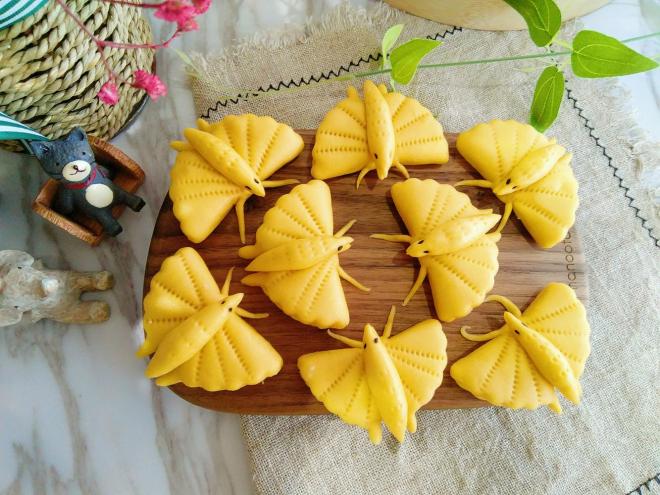 飞蛾扑火小馒头