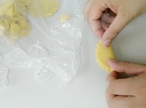 对折。