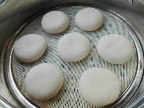 依次包好放入蒸锅中