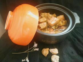 笋干有天然的香味，五花肉入口糯糯的。配上一碗米饭别提多好吃了！