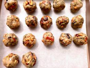 把馅分成30克一个小球（可以分17个）