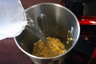 加入清水至1500毫升刻度处。