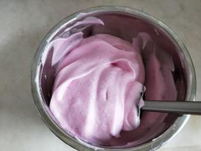 翻拌10下左右，次数太多容易消泡。