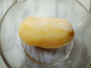 蒸熟的土豆，好有胃口。