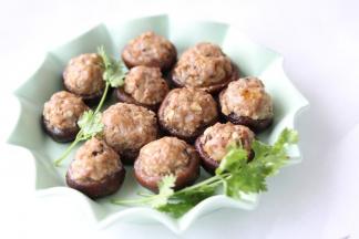 装盘，放上香菜叶即可食用。