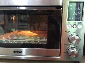 15. 送进预热好的烤箱，上火170度下140度22分钟