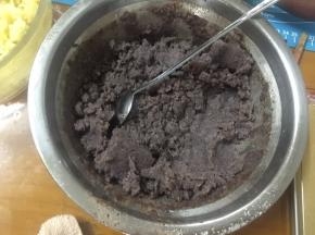 拌匀，明显粘性不足，下次还是应该先蒸再用破壁机