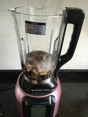 加水至1100g的水位线；