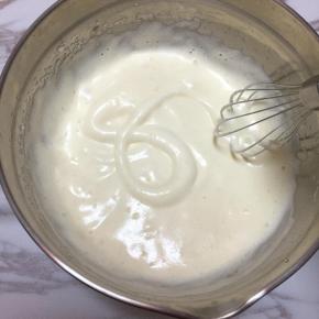 打发至在蛋液中写8字不会立马消失