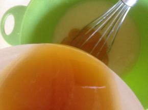 一边加一边搅拌