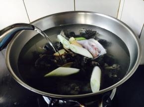 倒入准备好的开水