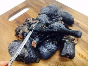 去除内脏，剪去趾甲