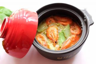 端下沙煲，加盐调味即可。