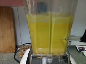 启动果汁程序，打成细腻的糊状