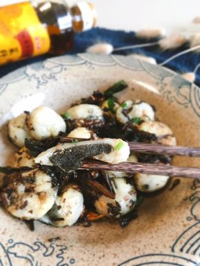 开吃吧～小心烫口哦，有黑芝麻夹馅流出