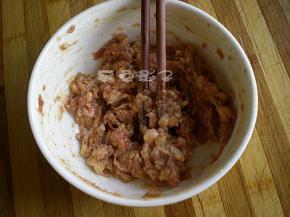 用力的搅拌感觉粘稠就可以