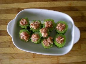 全部灌完的肉馅苦瓜