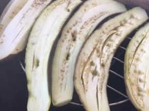 蒸到用筷子一扎就透