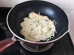 放入搅拌好的糊状。