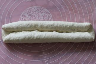 下面同上，卷起压紧结合处。