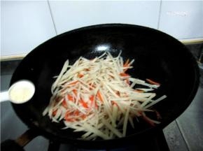 加入少许鸡精