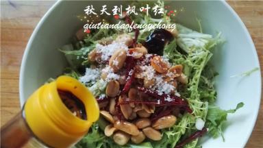 再放入一点香油