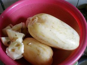 感觉莲藕选择胖一点的莲藕更好吃，软烂糯好吃