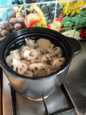 一次加上足够的水量，看看快满锅了。