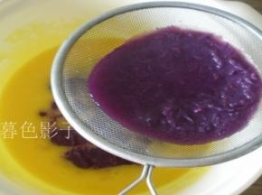 放过筛稀释的紫薯泥、