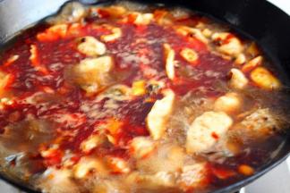 全部放入，等水再煮开，鱼肉变白就好了。