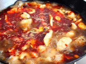 全部放入，等水再煮开，鱼肉变白就好了。