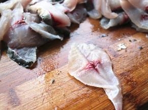 切好是这个样子，像是蝴蝶。