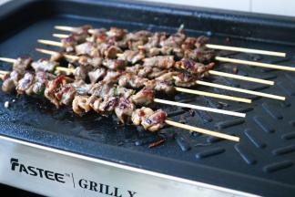 因为切的比较薄，差不多翻两三次就可以了。