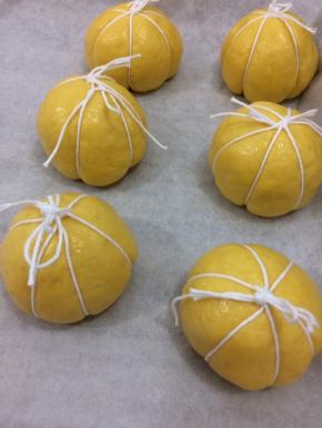 全部做好，放在室温发酵二十分钟，在放入提前预热好的烤箱中，170度中层烤二十分钟左右即可