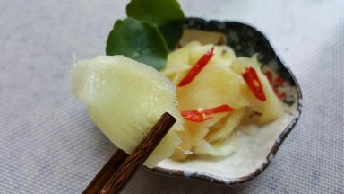 姜片尽量切得薄一些，味道会很好。