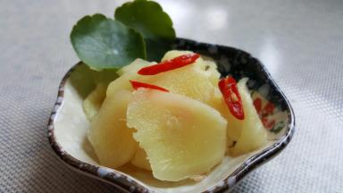 醋泡仔姜再好，切莫多食，俗语说：过午不食姜。
