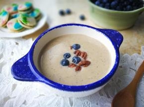 米糊口感细腻爽滑，连小婴儿都能喝。