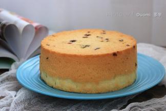 出炉后轻震一下模具，倒扣放凉