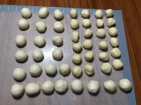 油酥和水油皮也都各分成24个