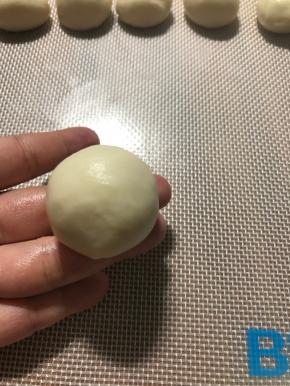 包好，收好口，不可以漏出油酥