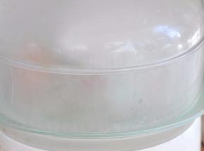 上锅蒸25分钟。顺便再将一个鸡蛋放入，一起蒸熟。