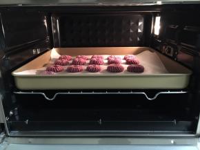 烤箱提前预热，上火160，下火170，烤20分钟