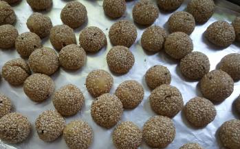 裹好全部的小面团后，备用。