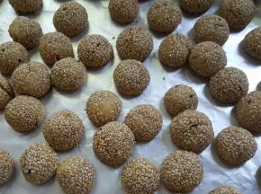 裹好全部的小面团后，备用。