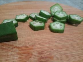 给它切成片，不能太薄