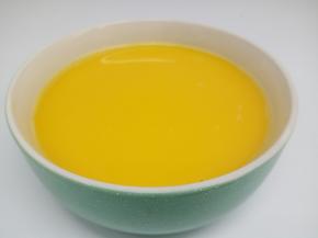 这是过滤好的鸡蛋液，基本上没有泡了